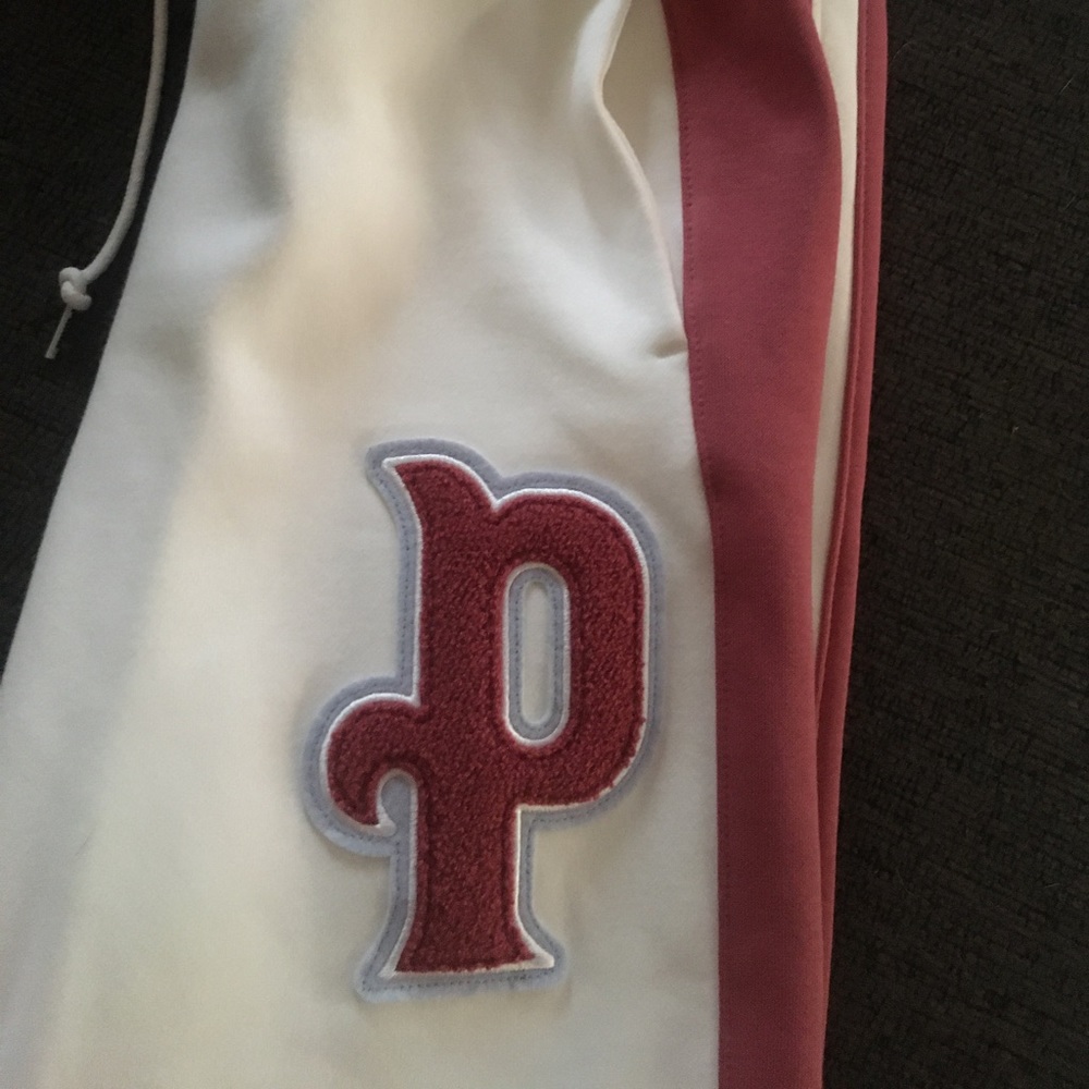 Woman’s Puma Set. Hoodie and Joggers. - Picture 8 of 11